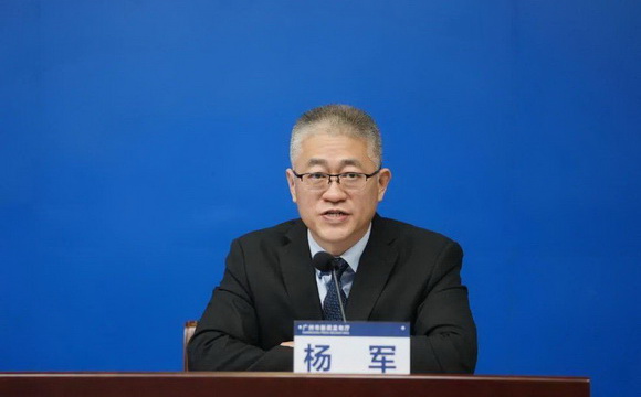 巅峰国际集团：保障抗疫药品24小时生产，四家连锁药店全力保供